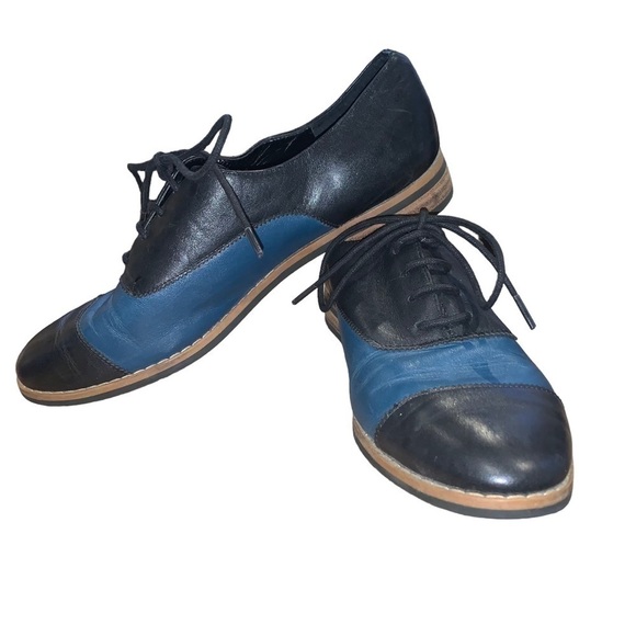 Kate Spade “Saturday” Two Toned Oxford Shoe - Picture 3 of 11